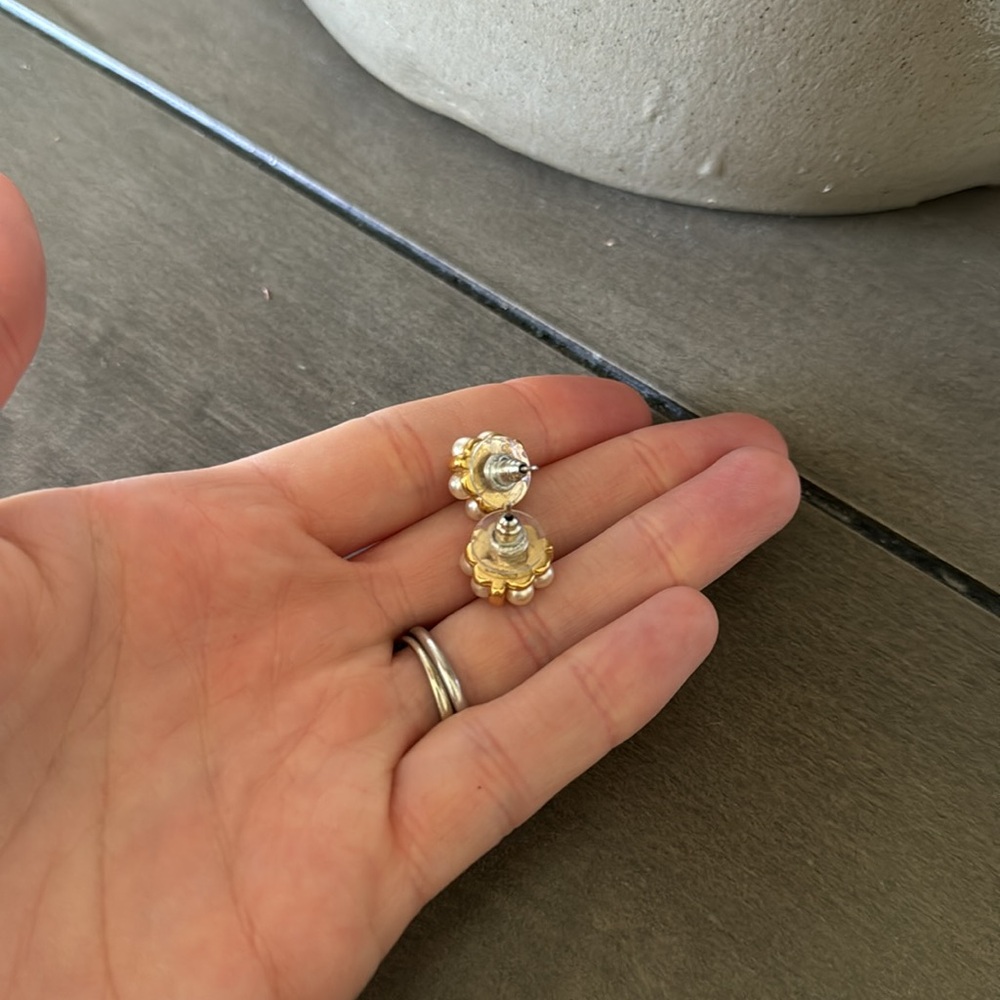 Vintage Gold Tone With Pearl Earrings - Picture 4 of 5